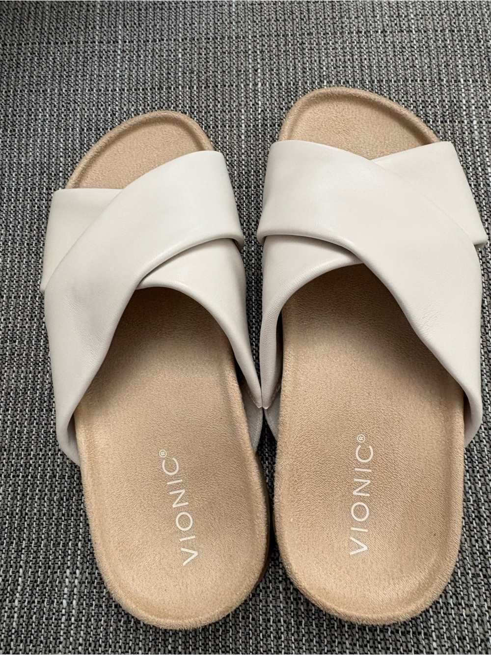 Vionic Cream Crisscross Slide Sandals